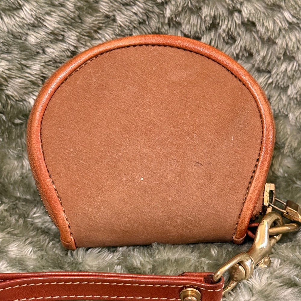 Dooney and Bourke coin purse - Picture 2 of 9